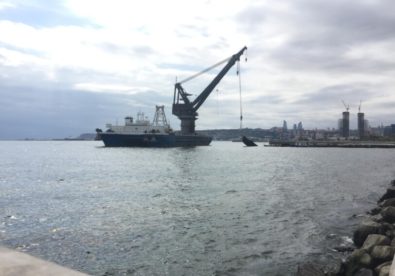 Как очищают Бакинскую бухту (Фото)