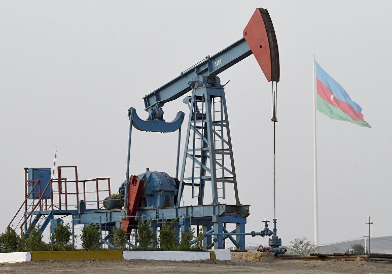 Цена азербайджанской нефти незначительно снизилась