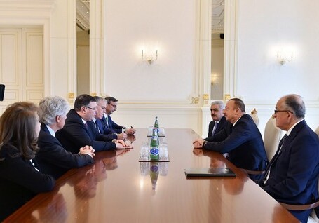 Президент Азербайджана принял генерального исполнительного директора TOTAL