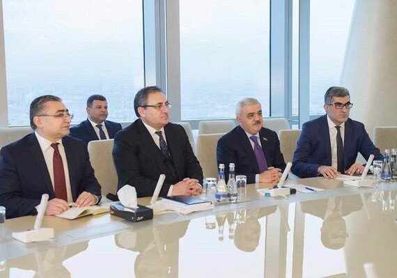 Ровнаг Абдуллаев встретился с президентом компании Samsung Engineering Co., Ltd.