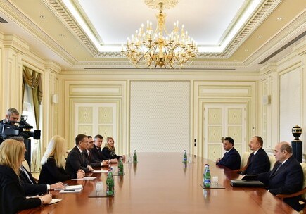 Президент Азербайджана принял главу МВД Сербии