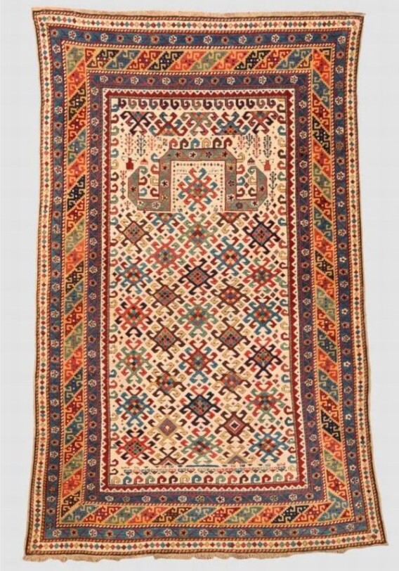 Азербайджанские ковры проданы на аукционе в США за $744 тыс.