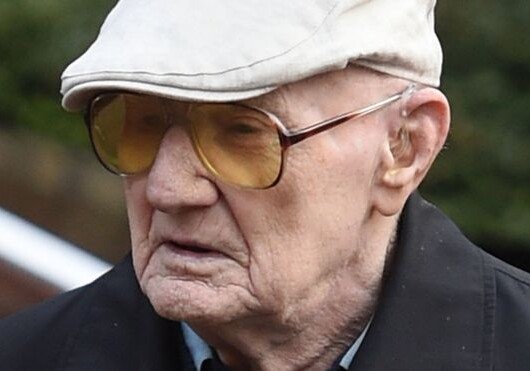 101-летний британец осужден на 13 лет за совращение детей