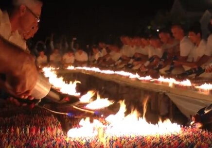 Мировой рекорд Гиннесса: 72585 зажженных свечек на торте (Видео)