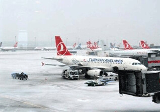 Неблагоприятные погодные условия стали причиной отмены авиарейсов Стамбул-Баку