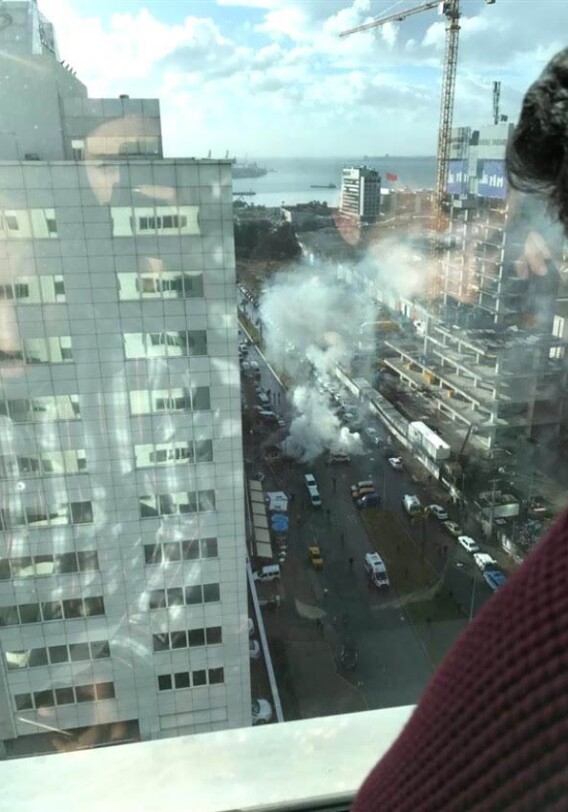 В Измире у здания суда прогремел взрыв (Фото-Видео-Добавлено)