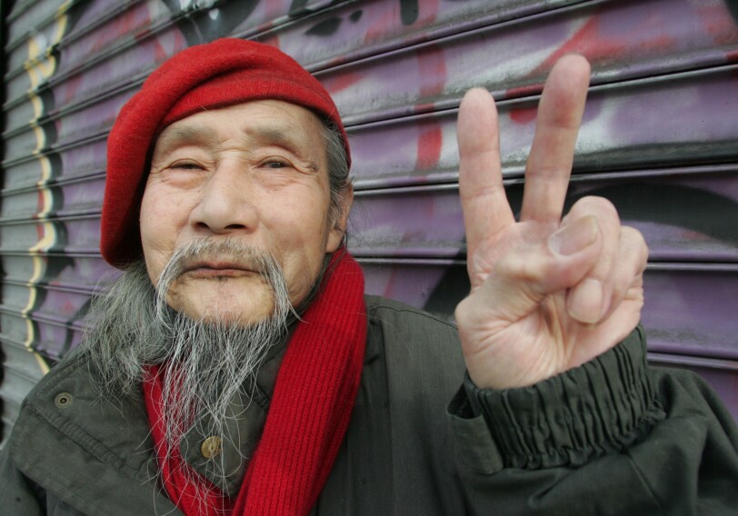 В Японии предложили считать граждан пожилыми лишь после 75 лет