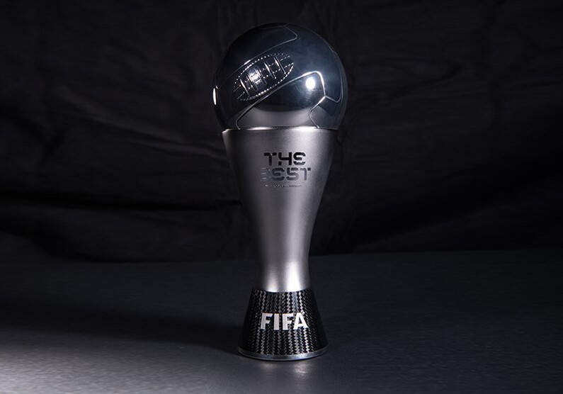 ФИФА представила приз лучшему футболисту года (Видео)