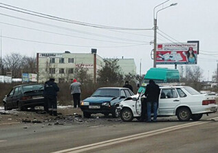 На дороге Забрат-Маштага столкнулись 4 автомобиля, есть погибший