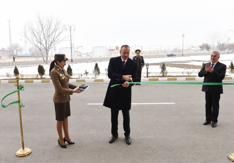 Президент Азербайджана принял участие в церемонии открытия здания для офицеров и прапорщиков МЧС (Фото)