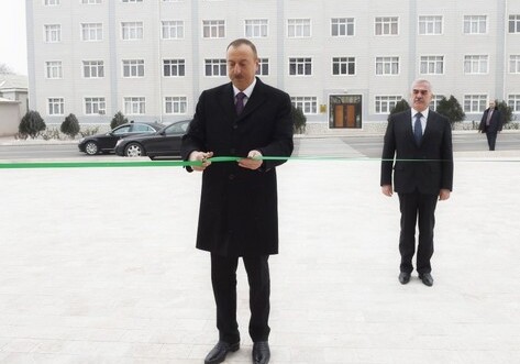Президент Азербайджана открыл в НАР после капремонта школу с обучением на русском языке (Фото)