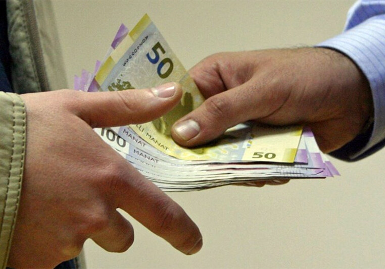 Средняя зарплата в Азербайджане превысила 494 маната