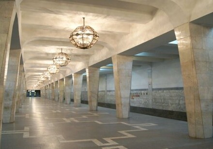 На ремонт закрывается первый вестибюль станции метро «Иншаатчылар»