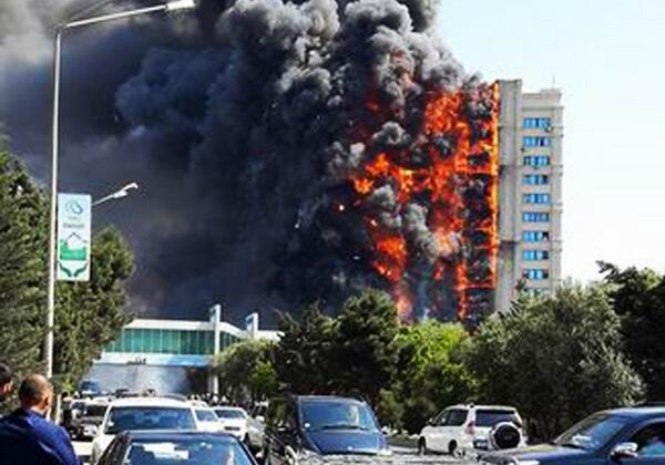 Обвиняемые в пожаре в жилом доме в Баку выступили с последним словом
