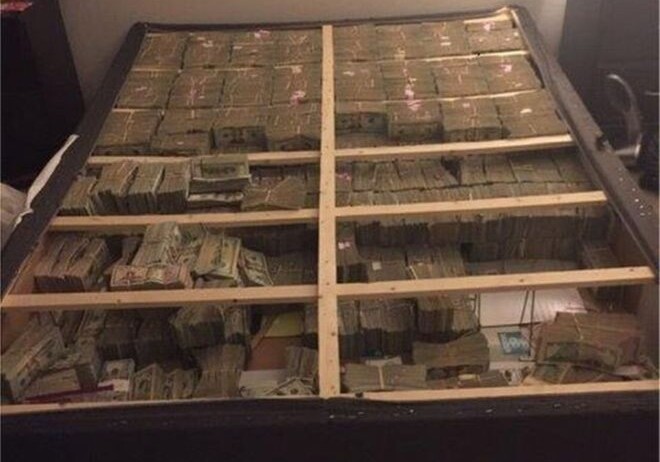 Полиция в США обнаружила кровать с 20 млн долларов