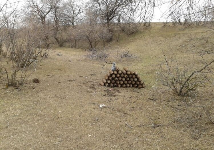 В Агстафе обнаружили 47 танковых снарядов (Фото)