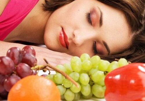 Ученые назвали продукты, способствующие здоровому сну 