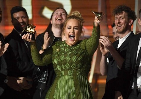 Адель получила «Грэмми» в номинации «Песня года» (Фото-Видео)