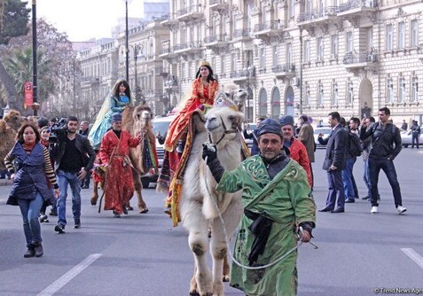 Большой праздничный караван прошествовал по улицам Баку (Фото)