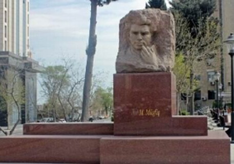 Памятник Микаилу Мушвигу восстановлен (Обновлено-Видео)