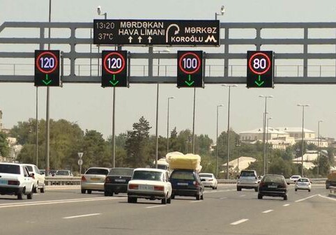 На аэропортовском шоссе в Баку частично ограничено движение