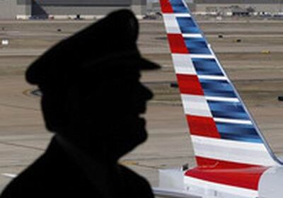 Пилот American Airlines скончался прямо во время рейса