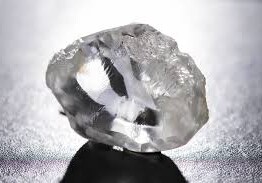 Алмаз весом более 60 карат добыли в Якутии 