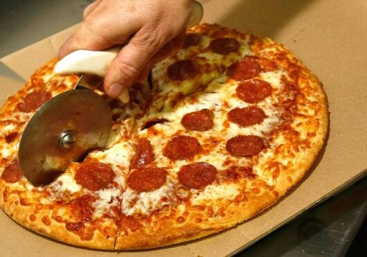 В США мусульманин требует $100 млн за пиццу со свининой