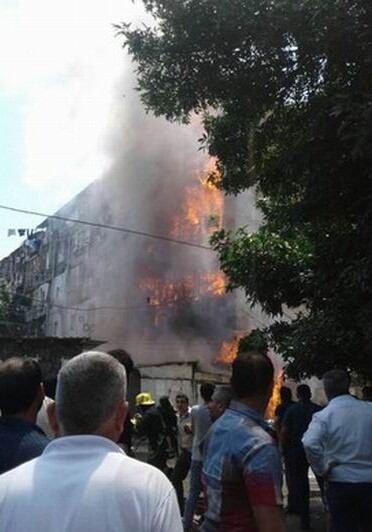 Ильхам Алиев взял под личный контроль мероприятия, проводимые в связи с устранением последствий пожара в общежитии