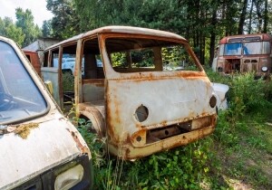 Украденный в Сумгаите микроавтобус найден в пункте по приему металлов
