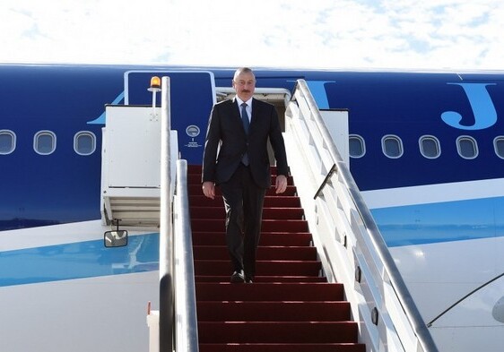 Президент Азербайджана прибыл с визитом в Латвию (Фото)
