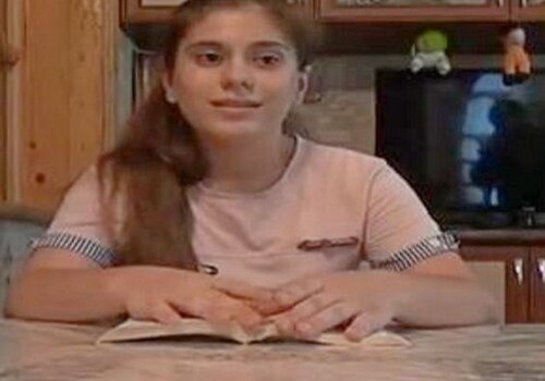 Необычные способности 14-летней азербайджанки (Видео)