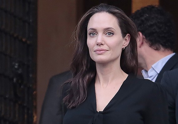 Анджелину Джоли обвинили в жестоких методах работы с детьми на кастинге