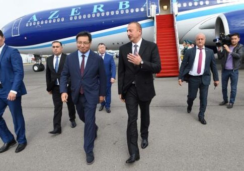 Президент Азербайджана прибыл в Астану (Обновлено-Фото)