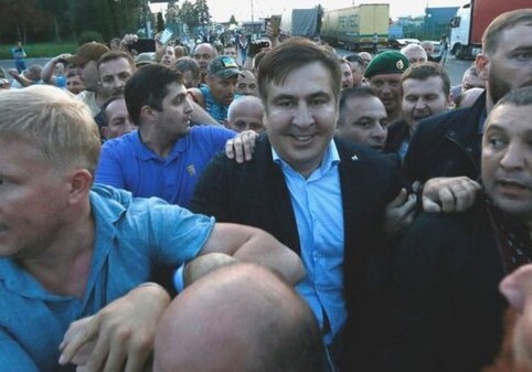 Поезд с Саакашвили задержали на границе Украины (Обновлено-Фото)