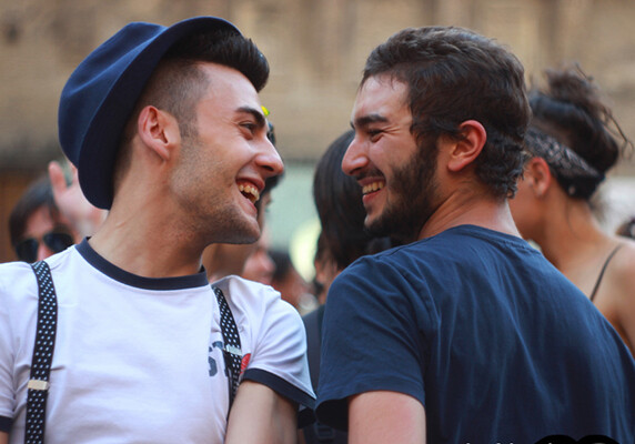 МВД об аресте более 100 геев в Баку