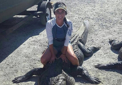 Многодетная женщина убила четырехметрового аллигатора ради мяса