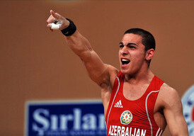 Азербайджанских тяжелоатлетов отстранили от участия в международных соревнованиях