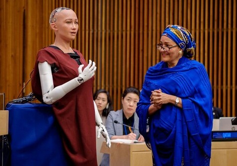 Робот София приняла участие в обсуждениях в ООН (Видео)