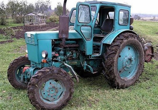 Несчастный случай в Гейчайском районе: мужчину переехал трактор