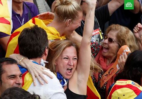 Власти Каталонии проголосовали за резолюцию о независимости