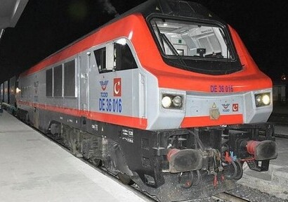 В Карс прибыл первый поезд, отправленный из Казахстана по железной дороге БТК