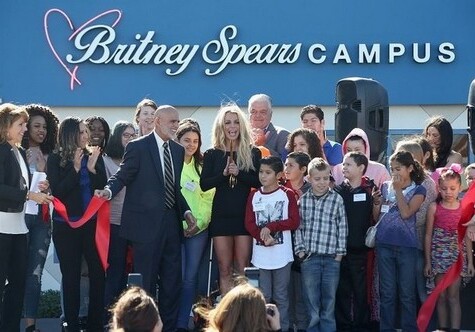 Бритни Спирс открыла онкологический центр для детей (Фото)