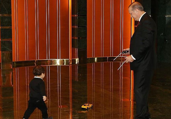 Эрдоган поделился фотографией с внуком