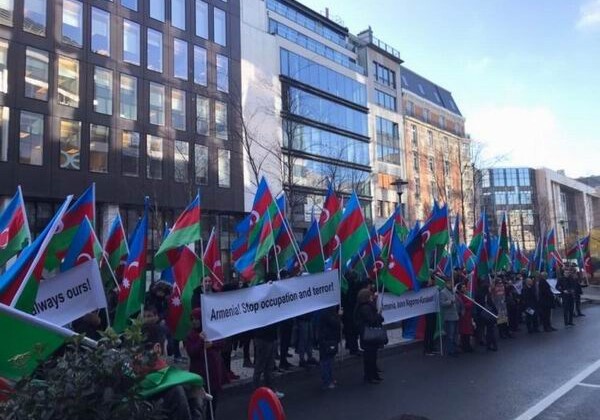 Азербайджанцы Европы провели акцию в Брюсселе (Фото)