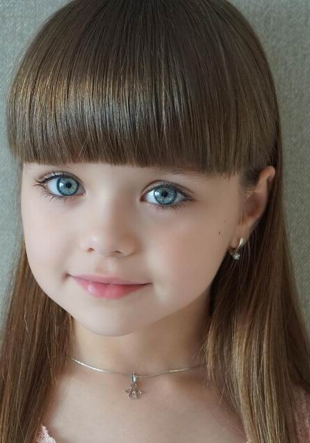 Маленькую россиянку признали самой красивой девочкой в мире (Фото)