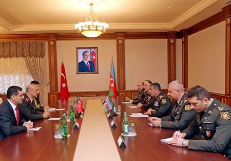 Министр обороны Азербайджана встретился с турецким генералом (Фото)