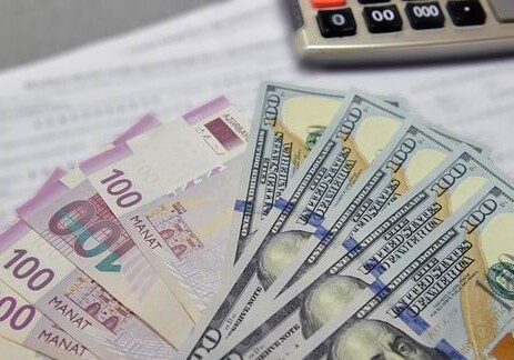 Объявлен курс доллара в Азербайджане на 4 января