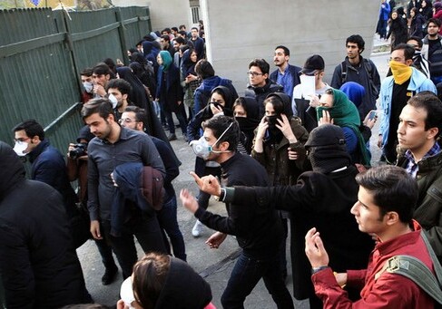 Число жертв протестов в Иране выросло до 10