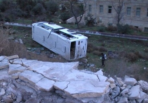 Состояние двоих пострадавших в ДТП с участием автобуса в Баку тяжелое